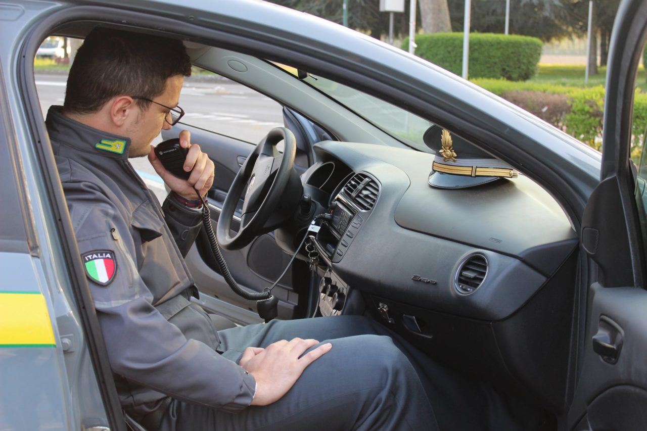 Notte di controlli in città, un uomo arrestato con lo spray al peperoncino