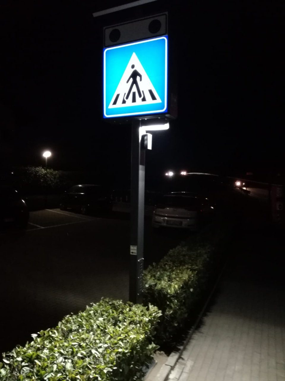 Via del Porto sicura, a Castiglione attivato anche l’attraversamento pedonale a chiamata