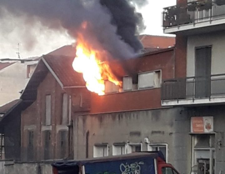 IMG-20200221-WA0048Grave incendio a Gassino, intervento di vigili del fuoco e polizia locale