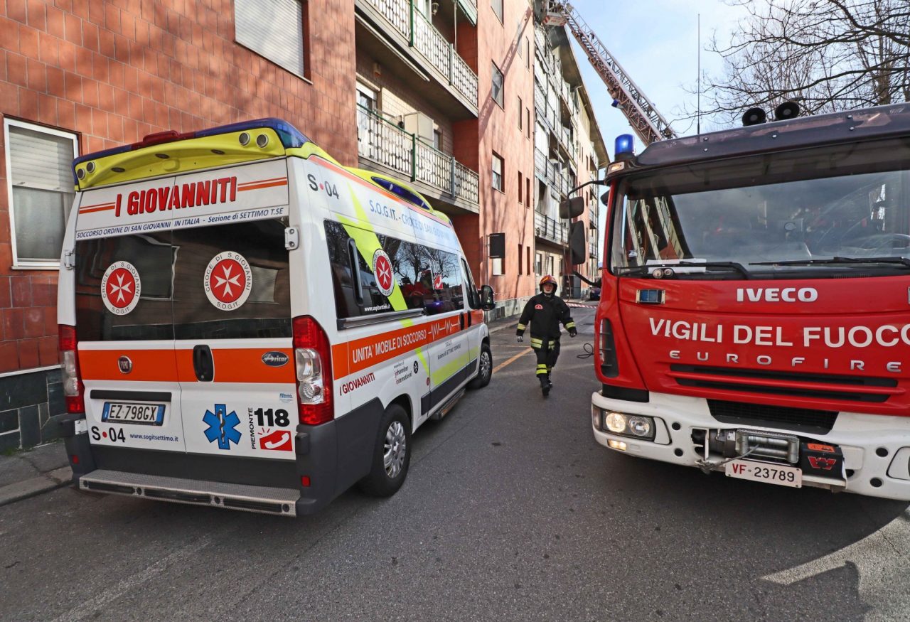 In azione, oltre ai vigili del fuoco, anche i sanitari di Croce Rossa e Sogit