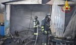 In fiamme un deposito di attrezzature agricole - FOTO E VIDEO