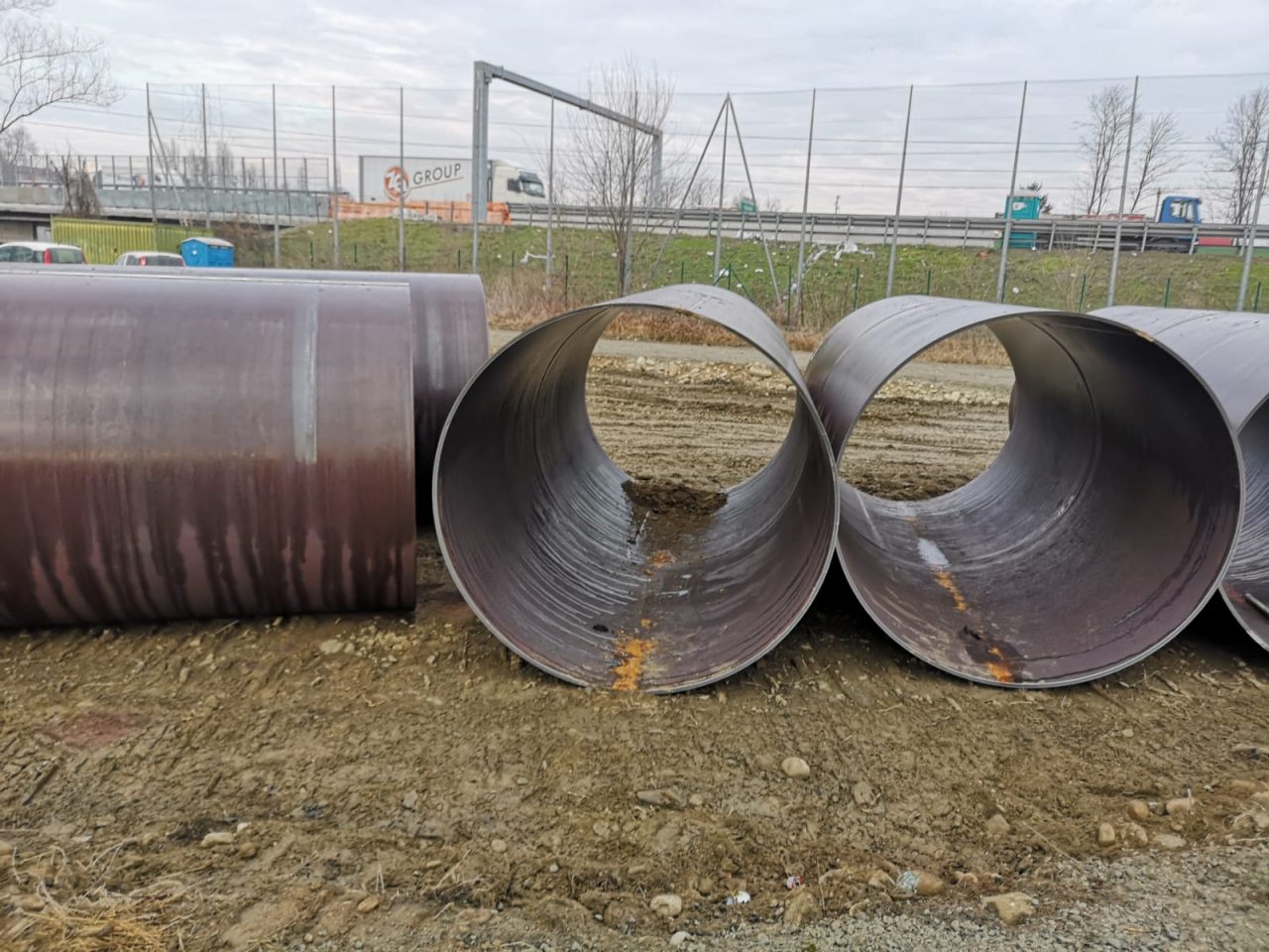 Campo rom di strada Aeroporto, iniziato abbattimento case abusive e baracche