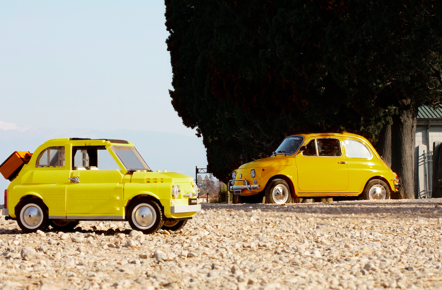 Il fascino italiano colpisce ancora: LEGO lancia il set Fiat 500