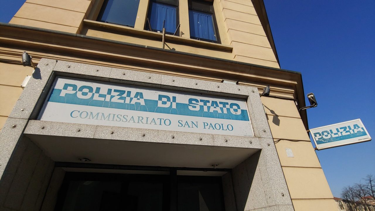 Occupa l’alloggio e minaccia il proprietario: arrestato un uomo