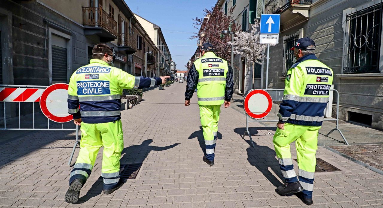 Nuova stretta contro il Coronavirus, l’ordinanza di Settimo riguarda parchi, animali e passeggiate