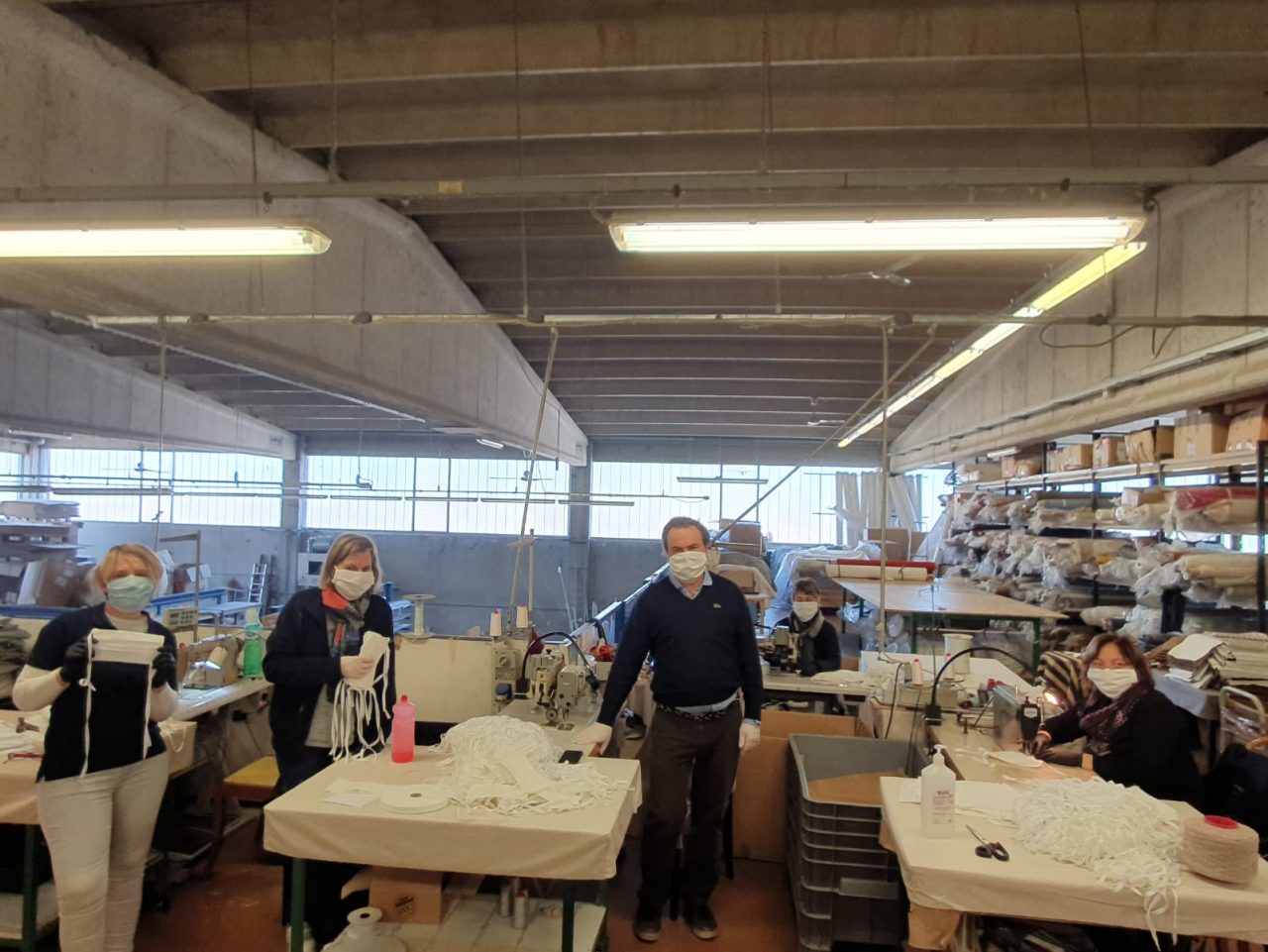 Azienda castiglionese riconverte la produzione per realizzare  mascherine: parte la raccolta di fondi, serviranno per acquistare il tessuto