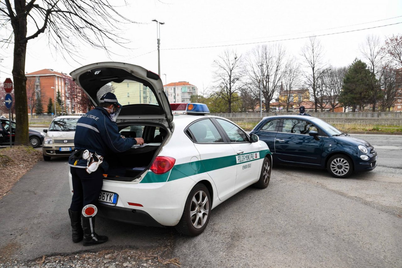 Settimo Torinese, tolleranza zero per la doppia fila: al via i controlli della Polizia Locale