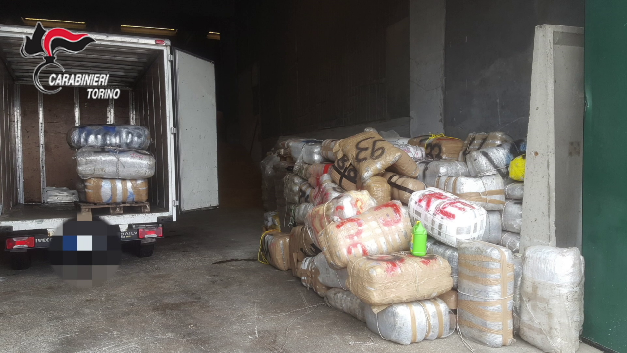 Operazione antidroga, arresti e sequestri per 8 milioni di euro di stupefacenti