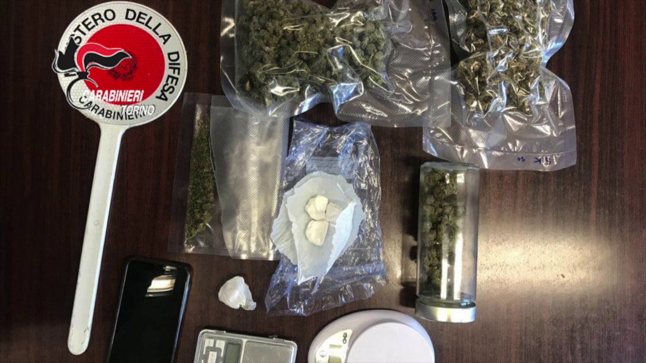 Arrestato rider, oltre al cibo consegnava droga a domicilio