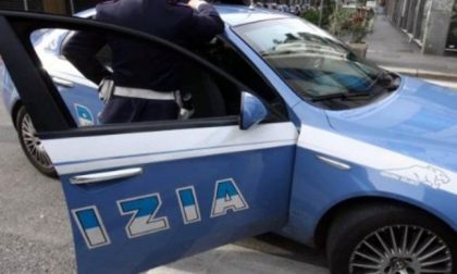 Anziano si perde con l'auto a Torino: riaccompagnato a casa dagli agenti