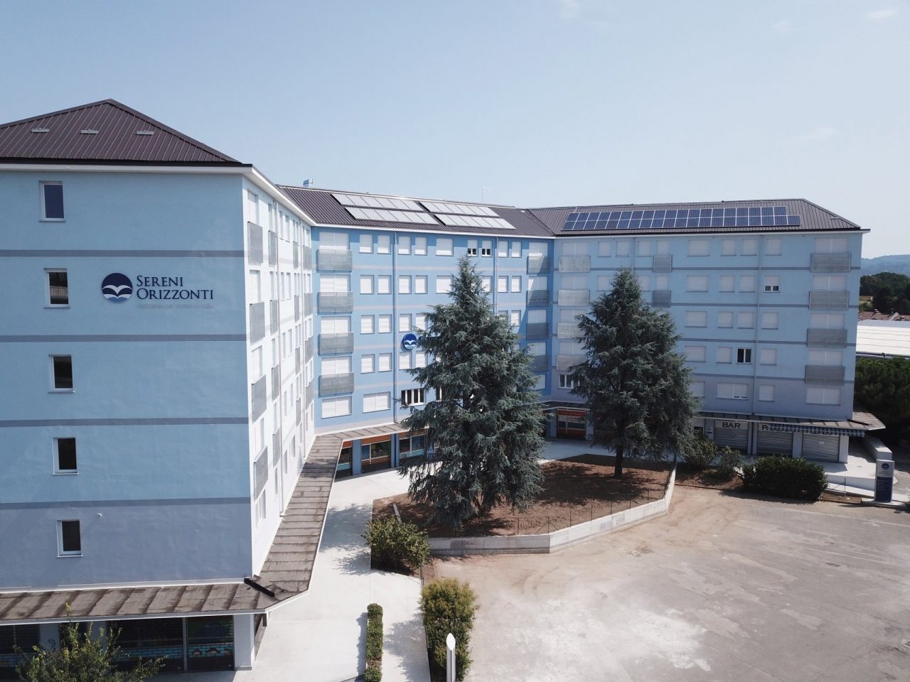 Festa della mamma, i parenti organizzano il flash mob alla Rsa