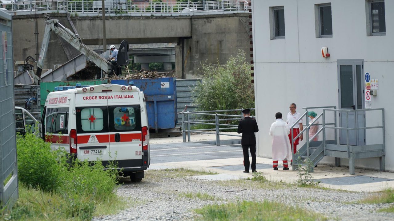 Ritrovato un cadavere nel fiume Po, il recupero è in corso