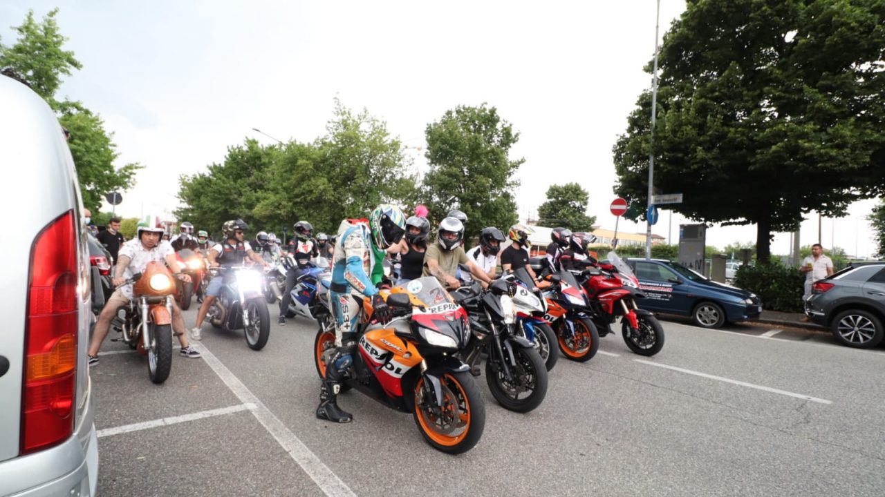 Lo straziante saluto al campione Stefano Bianco. FOTO E VIDEO