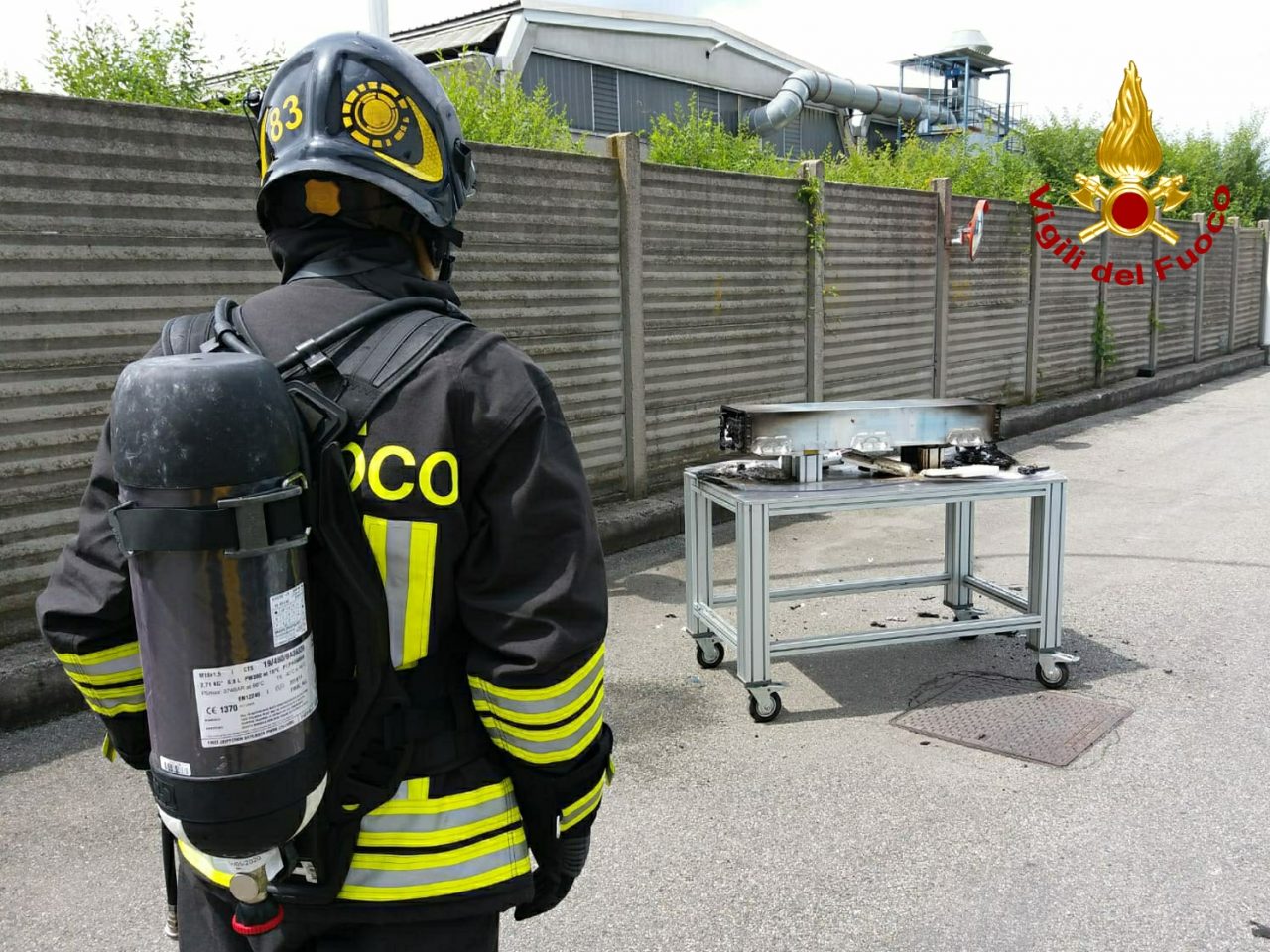 Batteria in fiamme: intervengono i Vigili del fuoco
