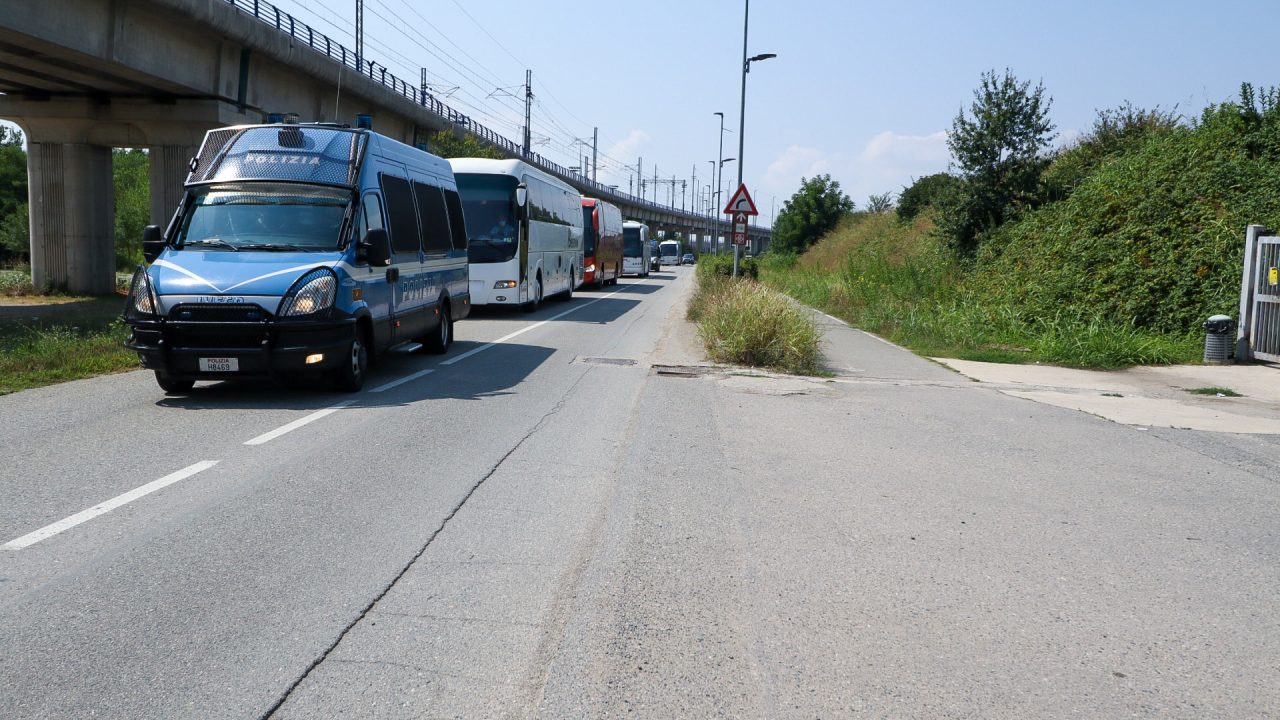 Migranti al Fenoglio, nuovi arrivi dalla Sicilia