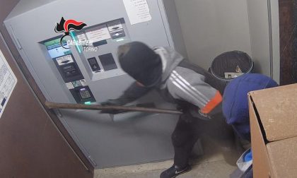 Fermata la banda del palanchino, sradicavano i parcometri  VIDEO