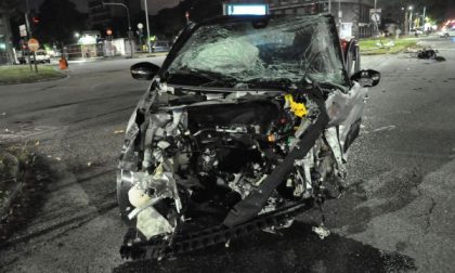 Violento incidente nella notte: tre auto coinvolte