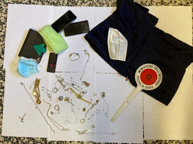 Furto aggravato in abitazioni, arrestata coppia di coniugi