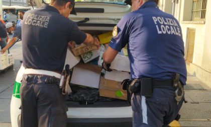 Sequestrati oltre 25mila sacchetti di plastica venduti abusivamente