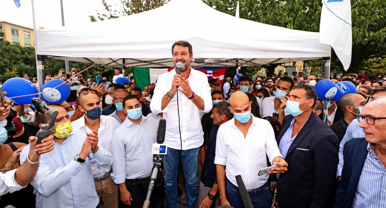 Bagno di folla per il blitz di Matteo Salvini a Venaria Reale