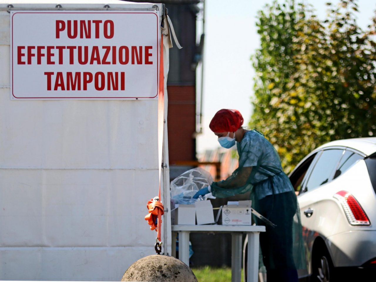 Coronavirus,  continua a rallentare la crescita dei nuovi positivi