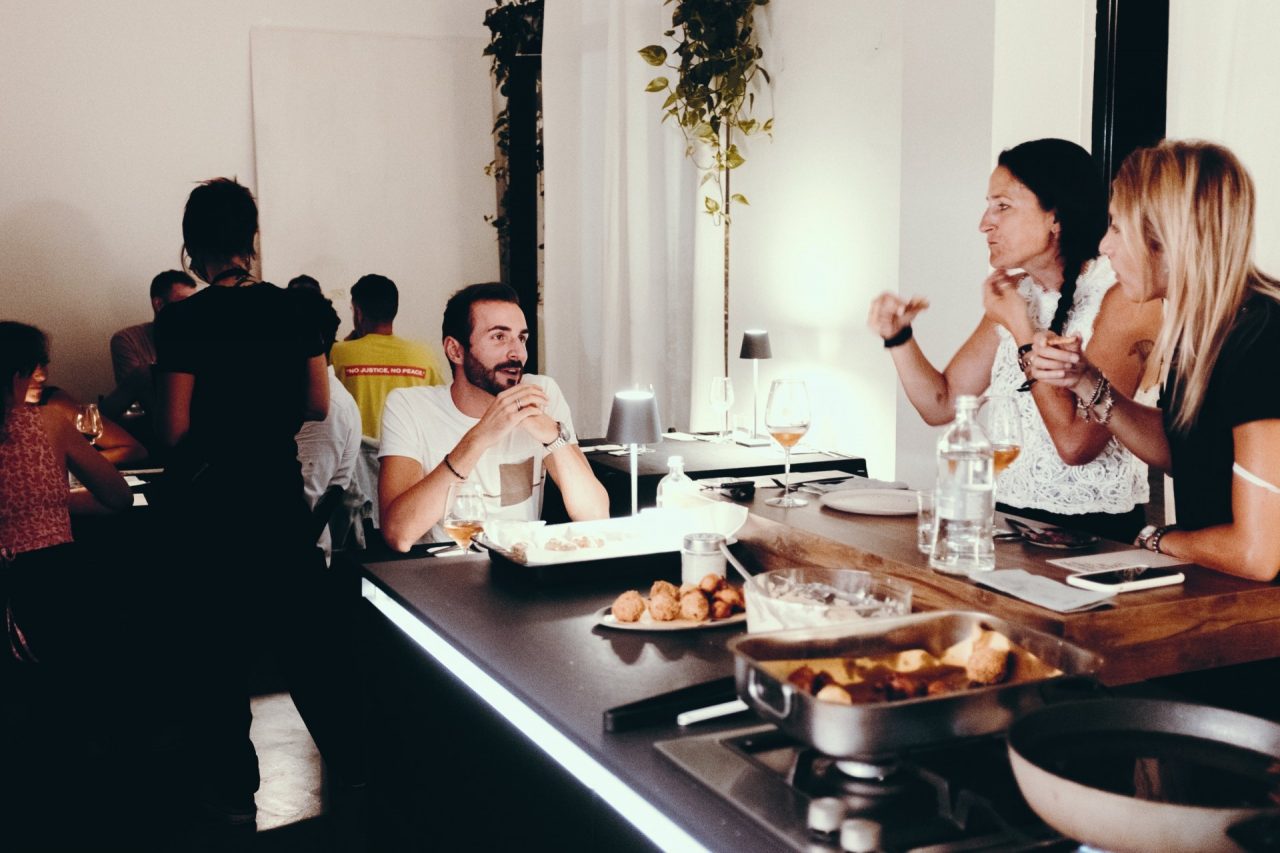 Fotografia e cucina nella casa-bottega della sanmaurese Carucci