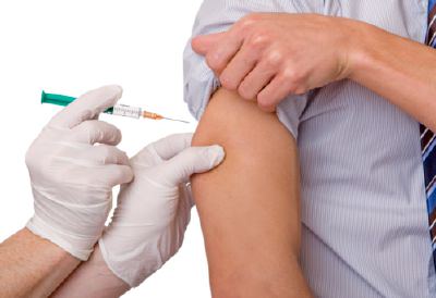Caos vaccini, gli scarsi approvvigionamenti mandano in «tilt» il servizio per i cittadini
