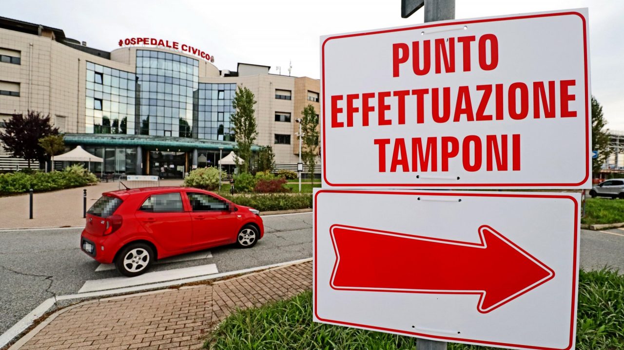 Covid, cresce la pressione in Piemonte: oggi (6 novembre) 4878 nuovi contagi, con 21288 tamponi processati
