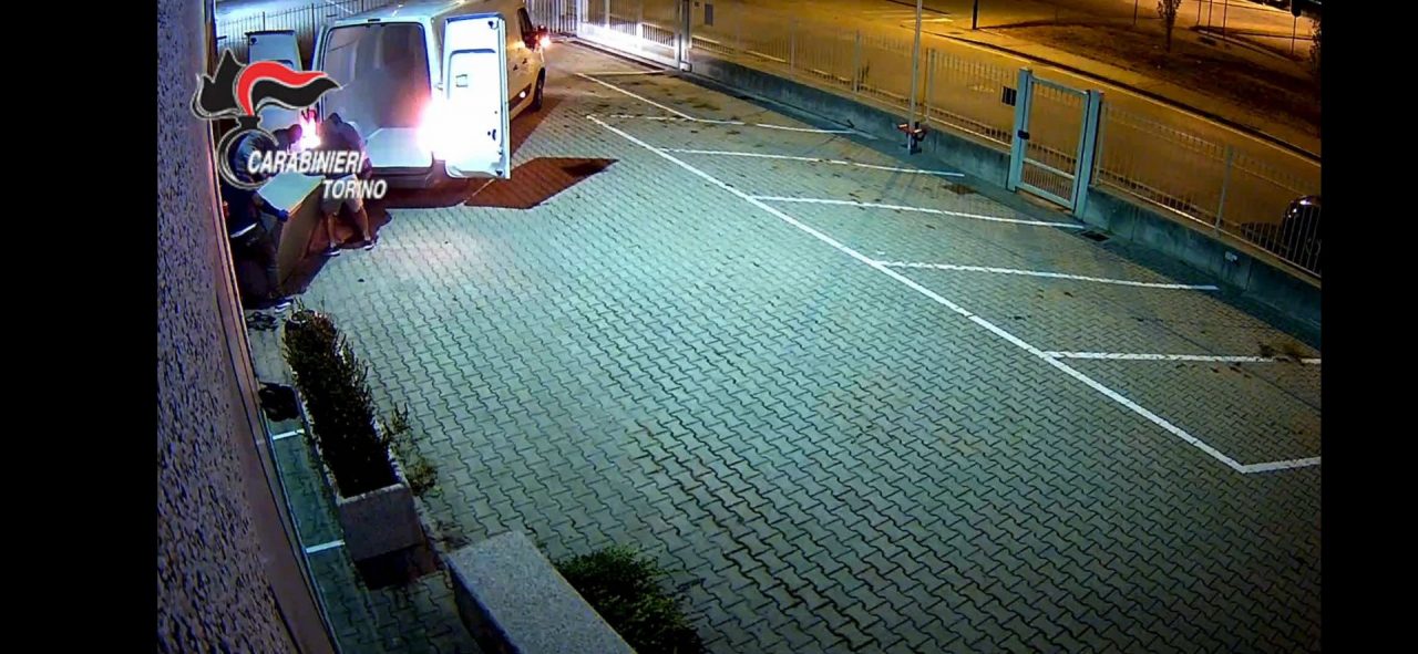Razziavano le aziende del territorio, ecco come agiva la banda di rom professionisti del furto VIDEO