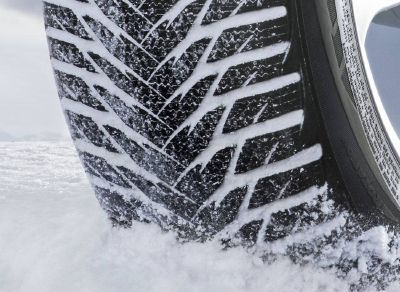 Strade, dal 15 novembre scatta l’obbligo delle gomme da neve o delle catene a bordo. Ecco dove