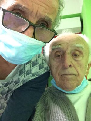 Padre e figlio uniti nella lotta contro il Covid