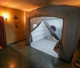 Al San Giuseppe la prima Camera degli abbracci