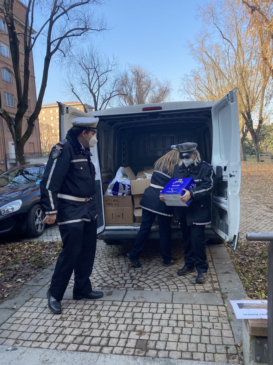 La spesa solidale della Polizia municipale per le famiglie in difficoltà