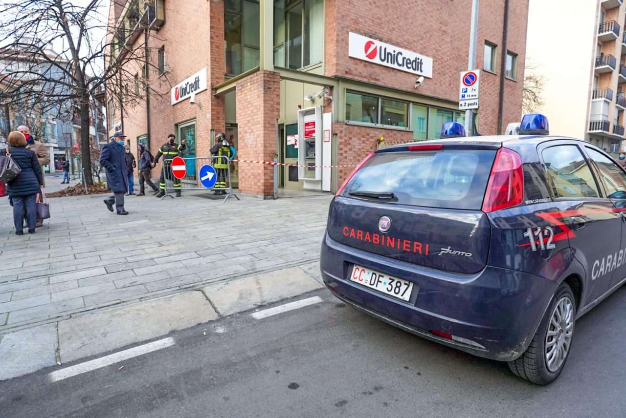 Allarme incendio in banca, evacuata la filiale