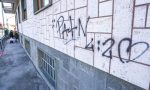 In via Speranza muri deturpati da vandali con scritte di ogni genere