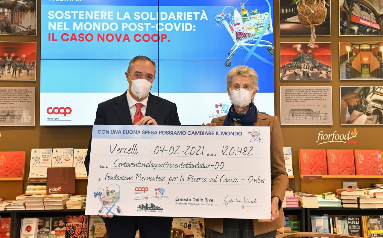 Nova Coop dona 120mila euro alla Fondazione piemontese per la ricerca sul cancro