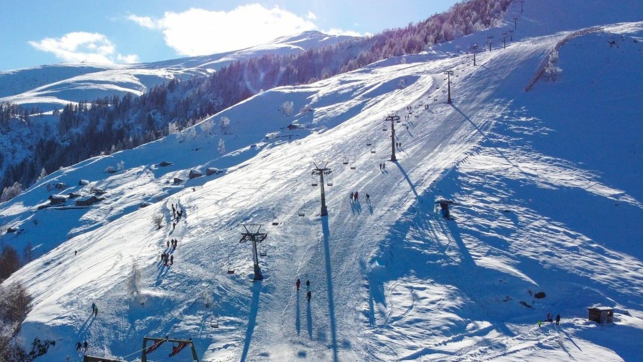 Bonus montagna, da lunedì 29 marzo  aperte le domande per maestri di sci, tour operator e agenzie di viaggio