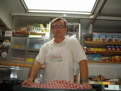 Anche al mercato di San Mauro fiori  per ricordare Massimo Salgarollo