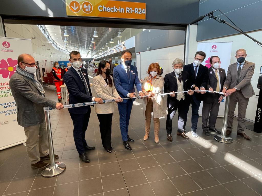 Aperto all’aeroporto di Torino l’Hub vaccinale