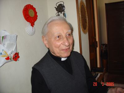 “Intitoliamo una via a don Nicolino”