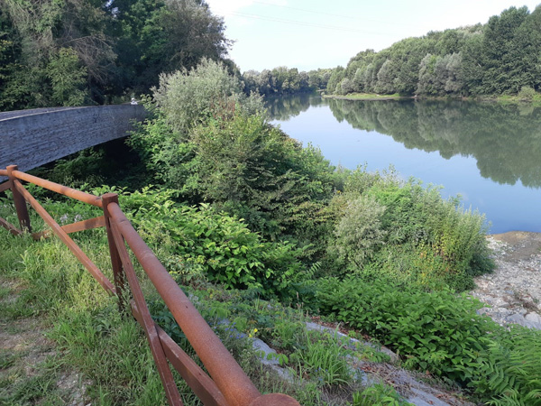 Passerella Langher: dopo mesi di ritardo si ripristina quella provvisoria