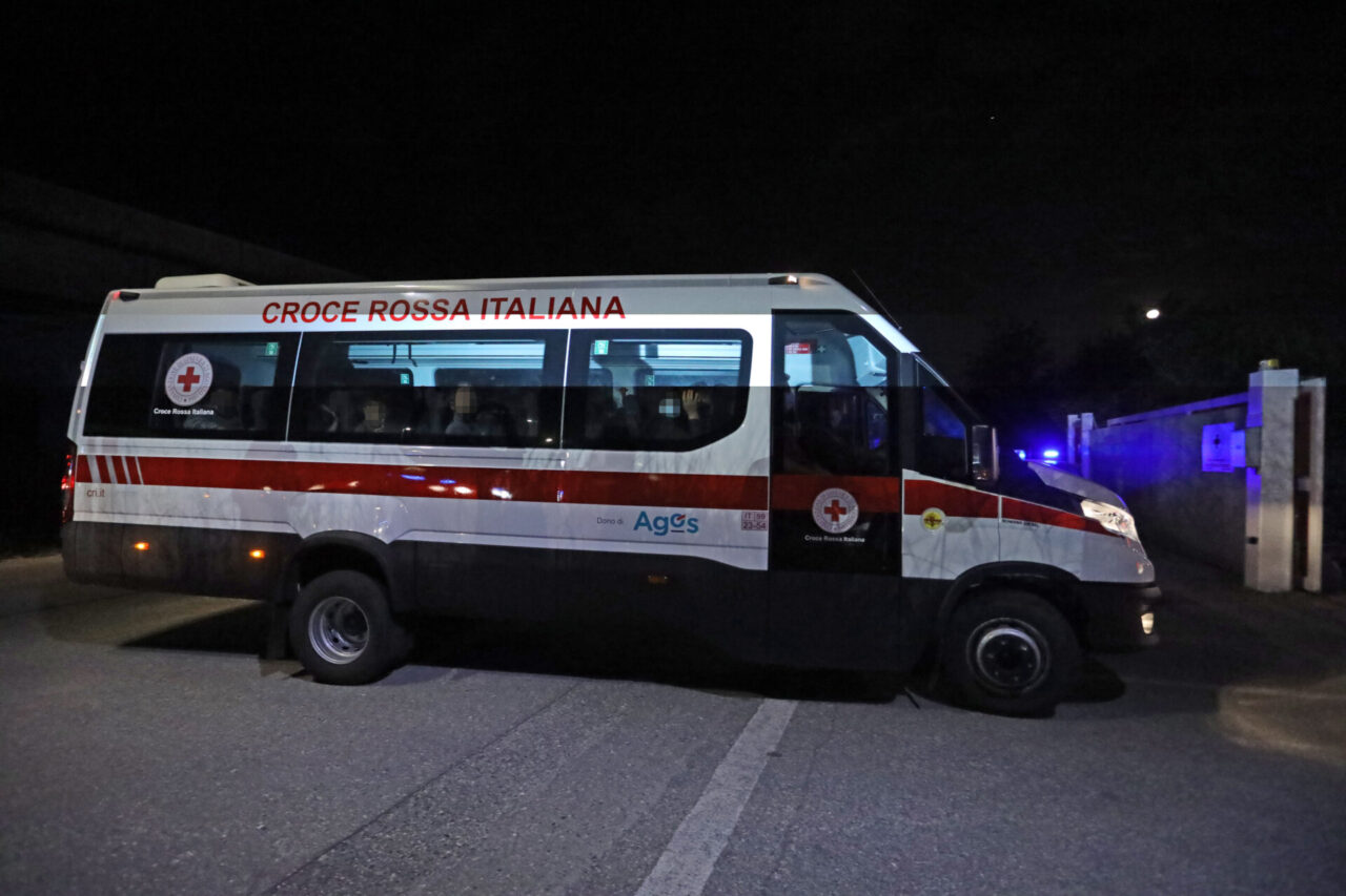 Profughi afghani, sono arrivati nella notte i cento ospiti attesi a Settimo