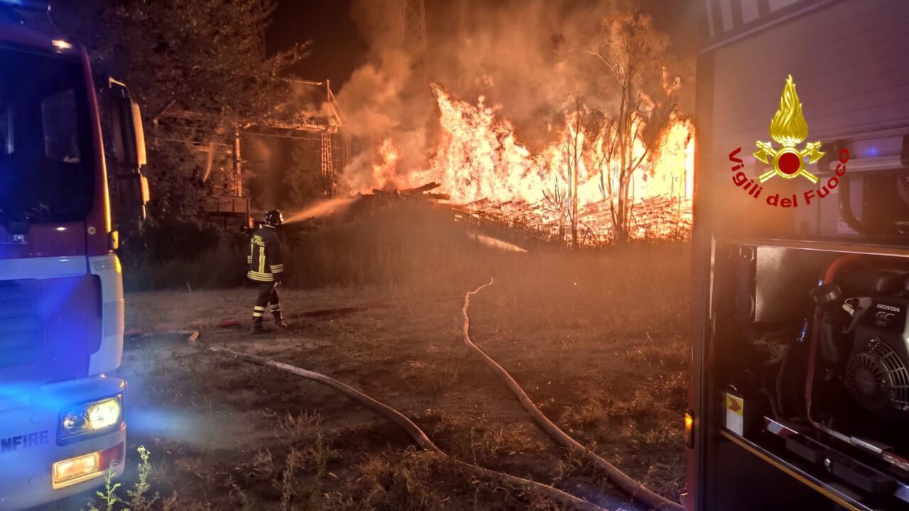 Valle di Susa: incendio nella notte