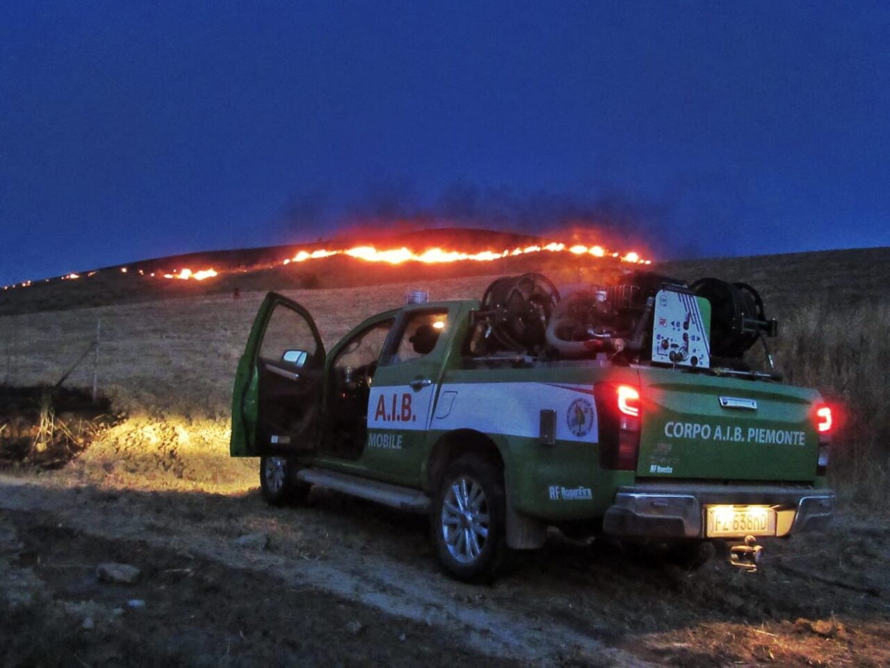 Allarme incendi boschivi, volontari Aib piemontesi partiti per la Calabria