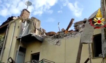 Esplosione in una palazzina a Torino