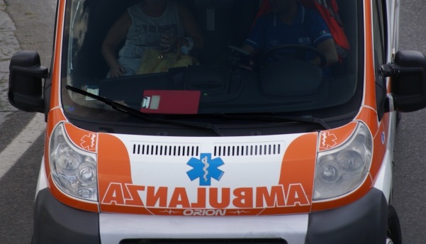 Bambino  ferito dopo lo scontro in via Italia con una bici elettrica