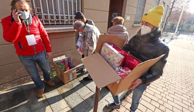 Ancora aiuti per le famiglie  in difficoltà: ripresa la consegna dei pacchi spesa con gli aiuti