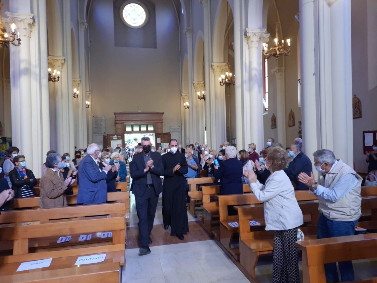 San Raffaele accoglie don Martino, il nuovo parroco: la  galleria fotografica e il video