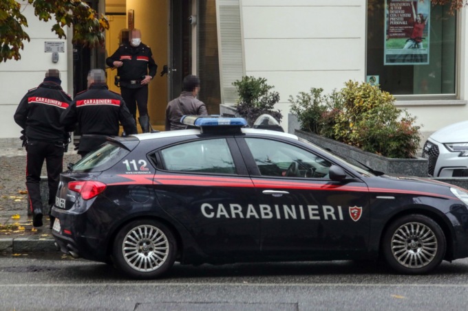 Irruzione in banca per arrestare il rapinatore appena scarcerato