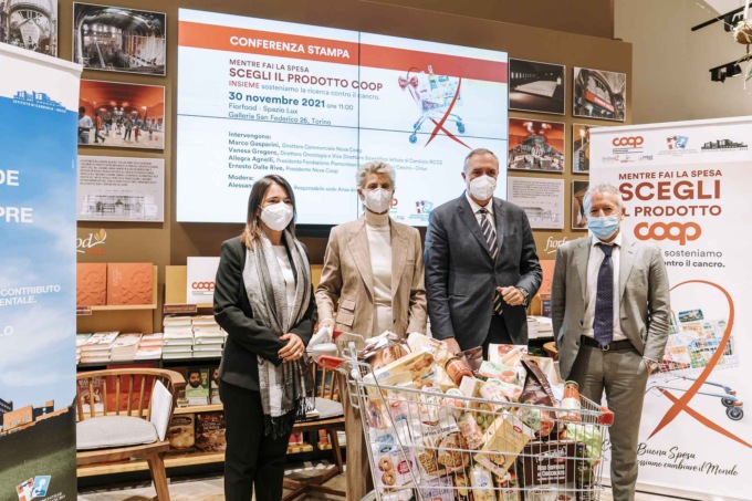 La spesa per sconfiggere il cancro: Nova Coop e Candiolo nuovamente alleati per sostenere la ricerca sui tumori